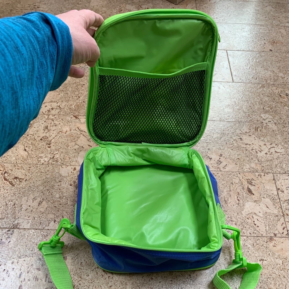 🌼3/$30 Discovery Toys Lunch/Craft tote - Picture 3 of 5